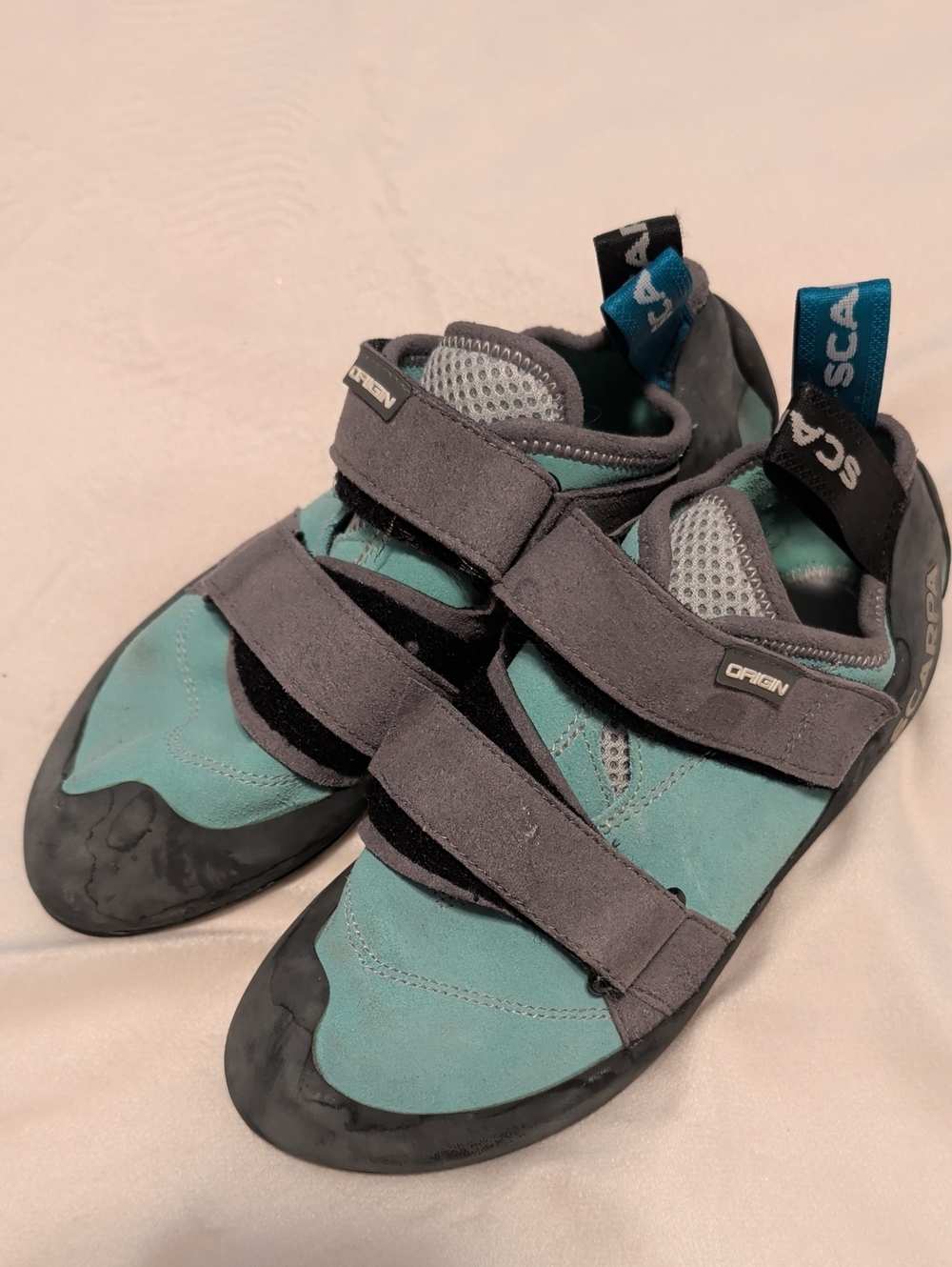 Scarpa Women's Teal and Gray Climbing Shoes